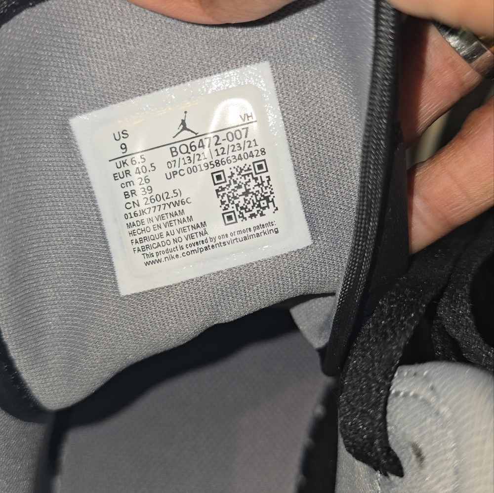 2022 Wmns Air Jordan 1 Mid 'Shadow' Sz. 9 - Picture 6 of 6